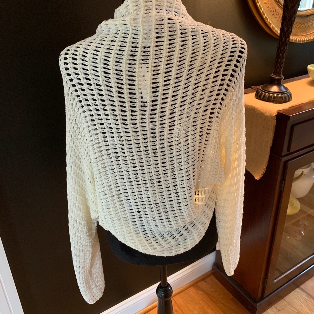 White House Black Market Cream Shrug XS NWT - Picture 3 of 4